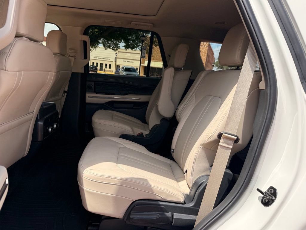 Used 2023 Ford Expedition Platinum RWD image 8