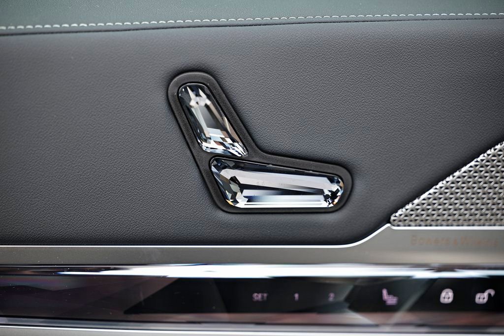 New 2026 BMW 740i w/ Premium Package image 15