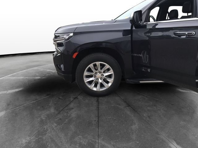 Used 2023 Chevrolet Tahoe Premier AWD/4WD image 16
