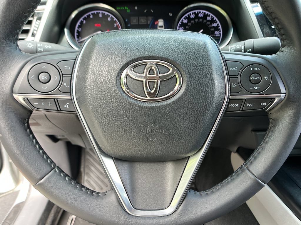 Used 2018 Toyota Camry XLE FWD image 13