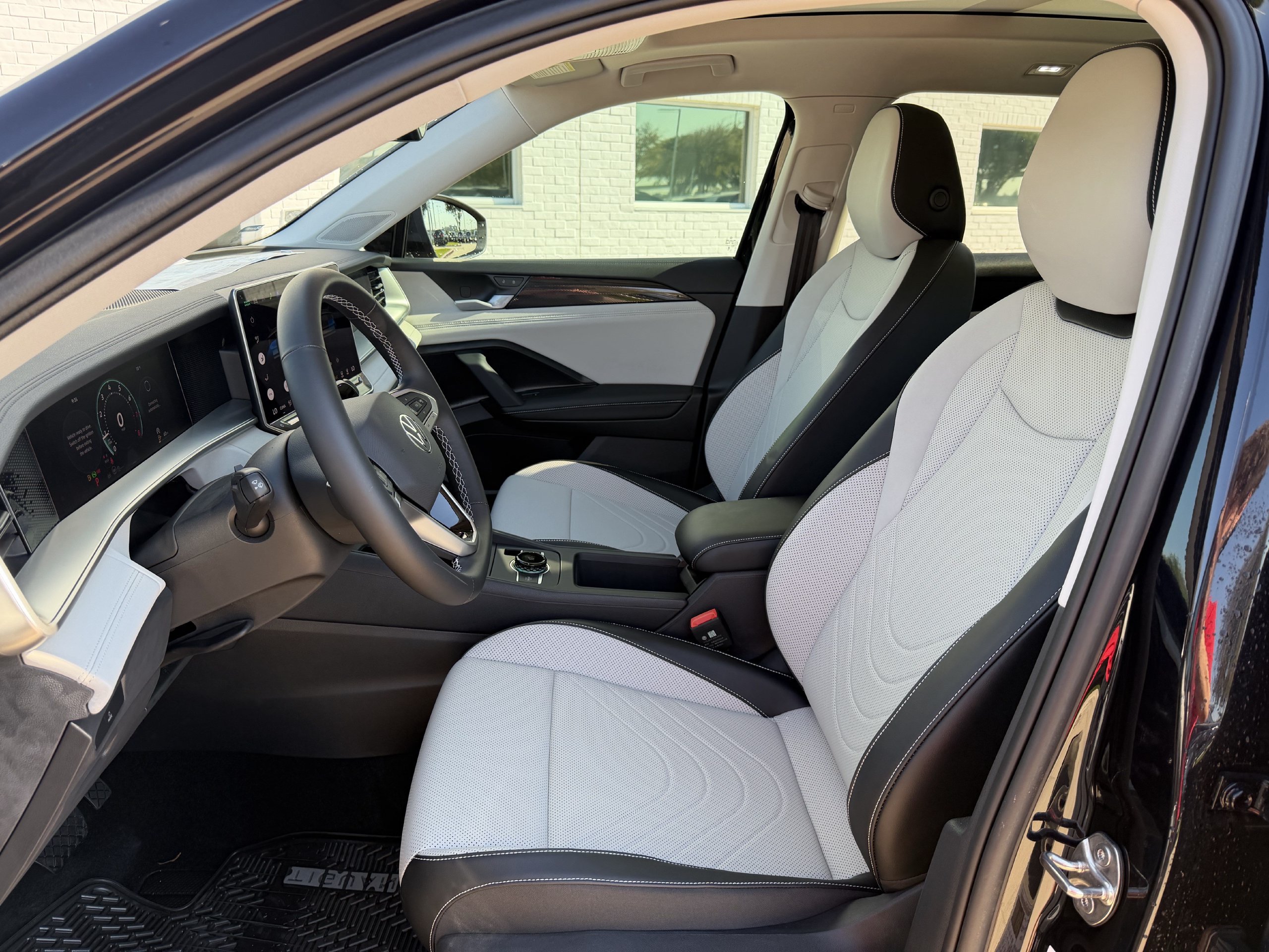 New 2026 Volkswagen Tiguan SE FWD image 24