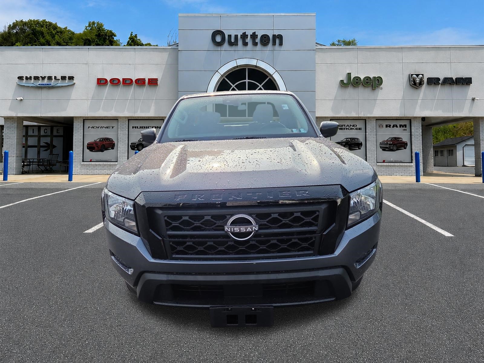 Used 2022 Nissan Frontier S RWD image 9