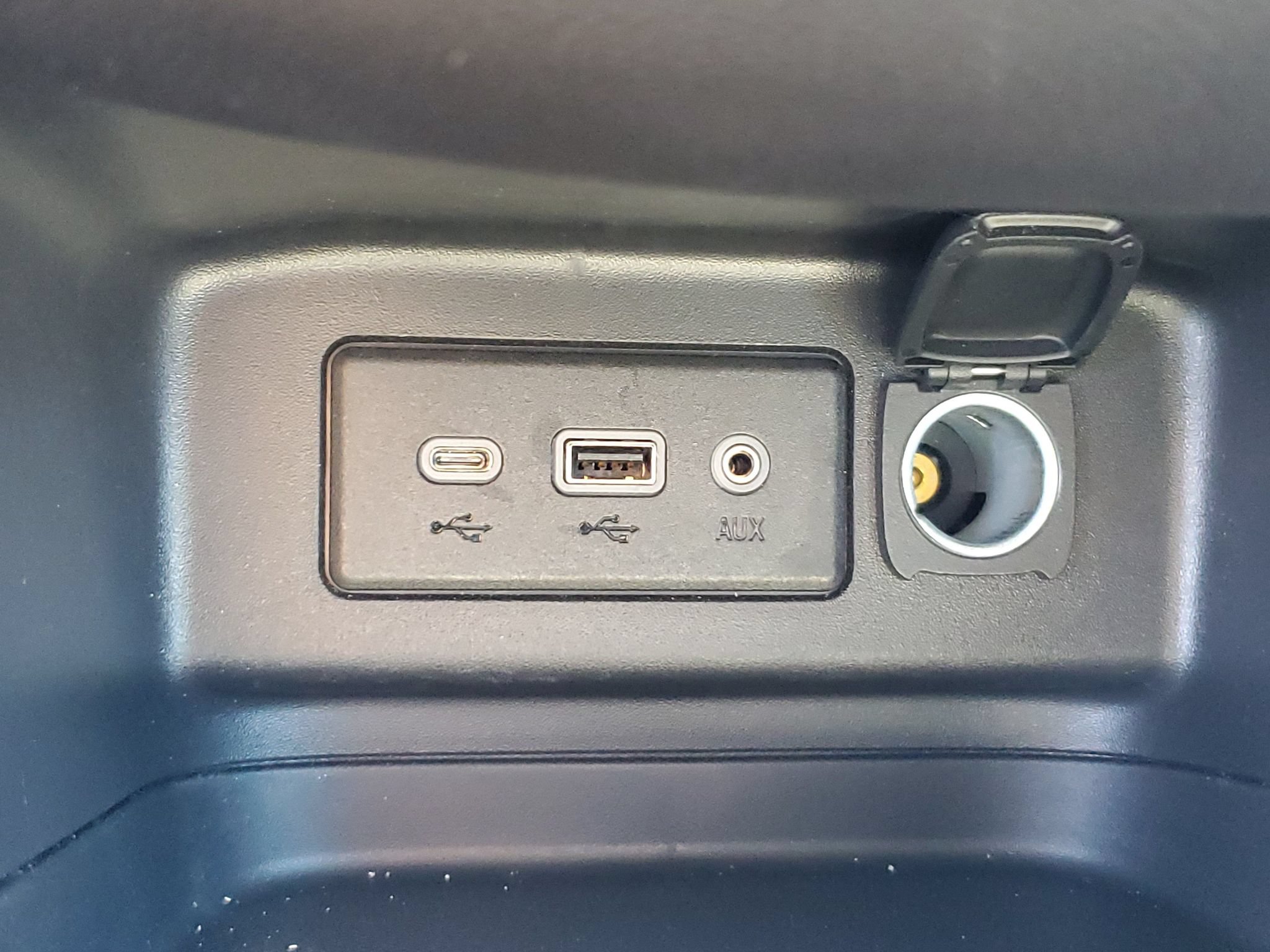 Used 2024 Chevrolet Equinox LT FWD image 26