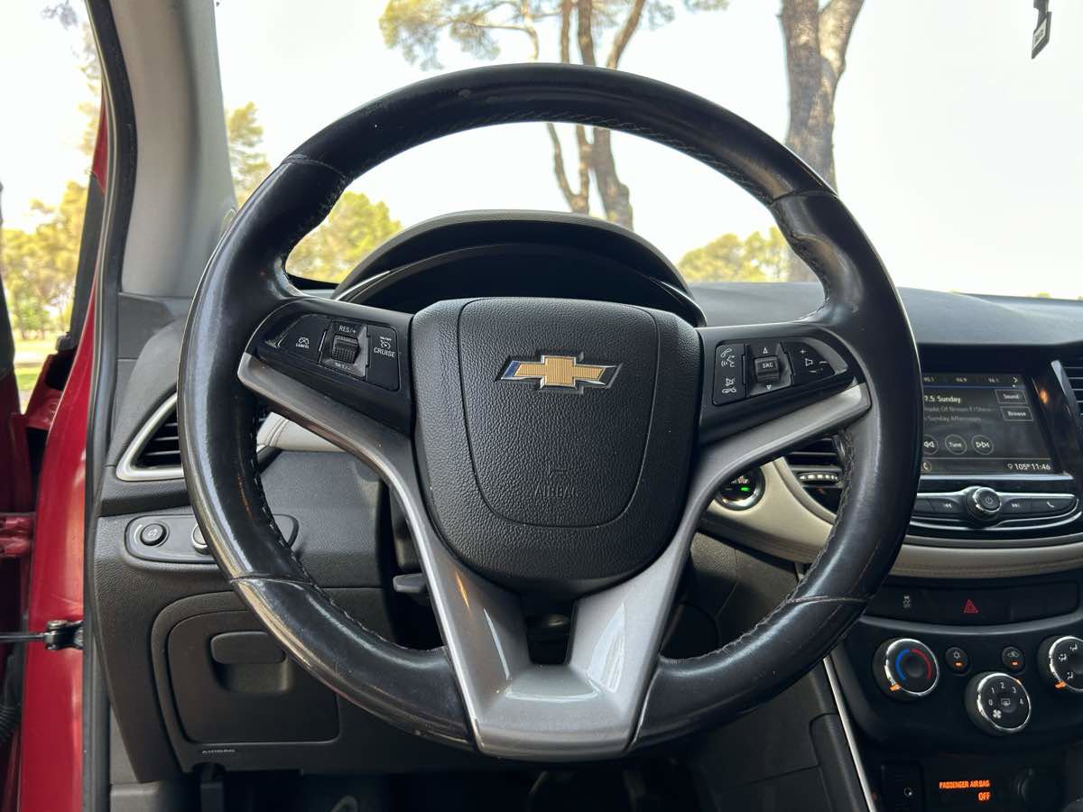 Used 2019 Chevrolet Trax LT w/ Driver Confidence Package FWD image 11