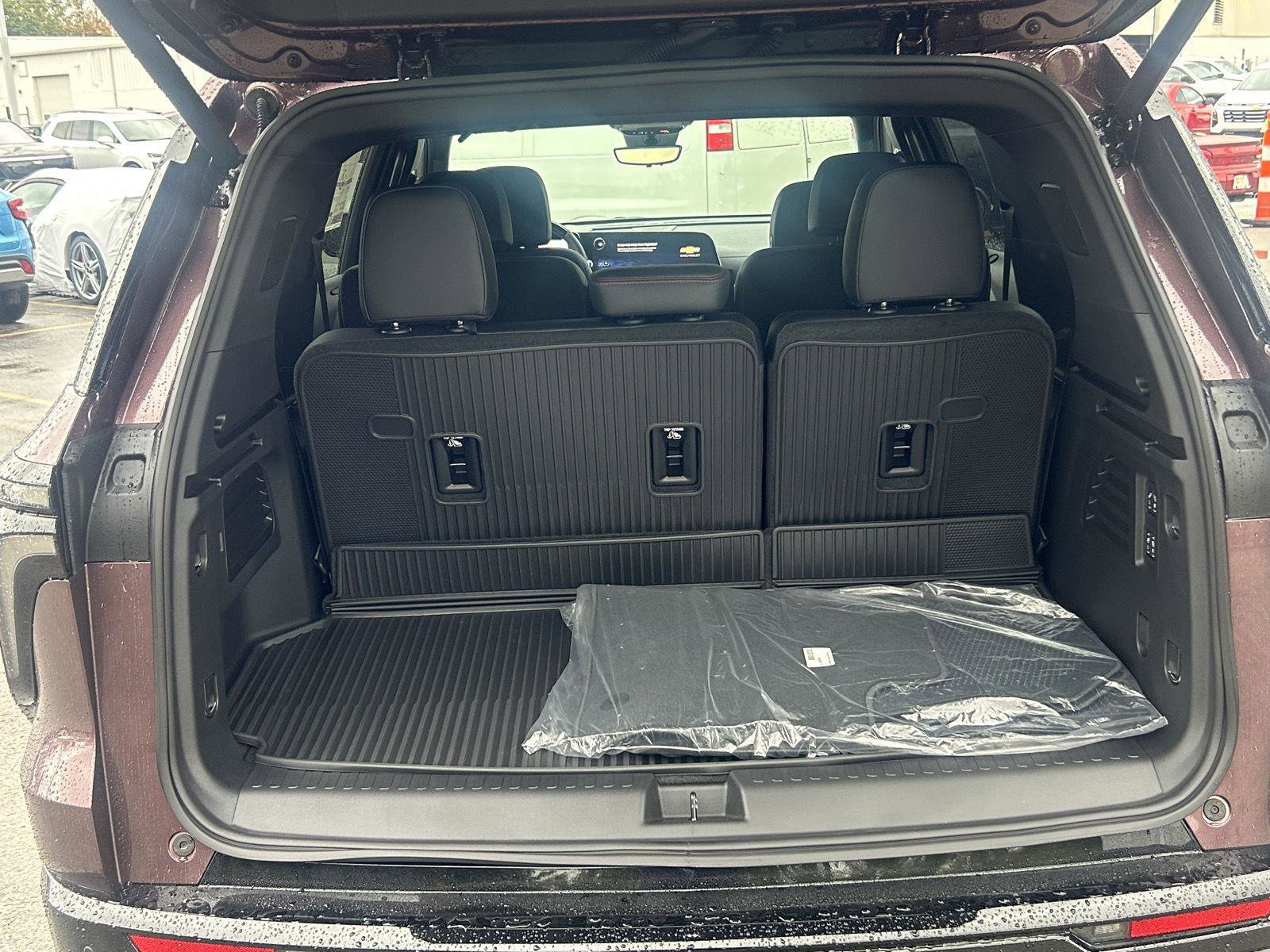New 2026 Chevrolet Traverse RS w/ LPO, Floor Liner Package image 6