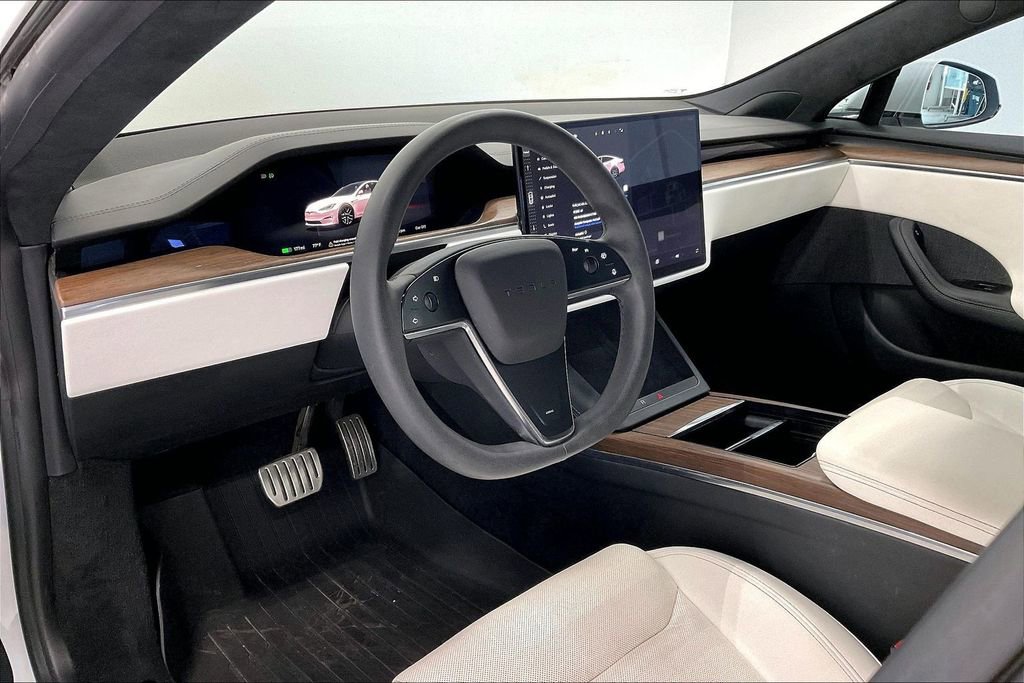 Used 2022 Tesla Model S image 16