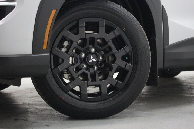 New 2026 Mitsubishi Outlander Trail Edition image 3