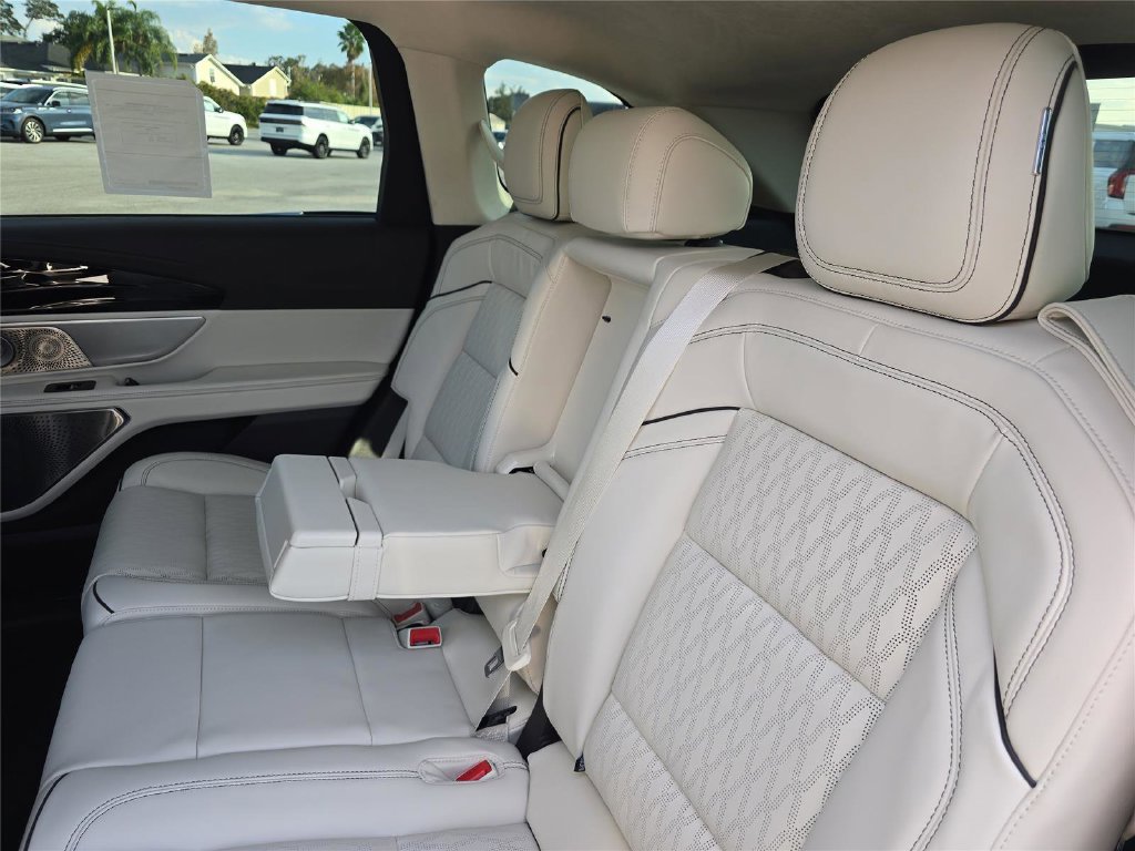 New 2026 Lincoln Nautilus Black Label AWD/4WD image 13