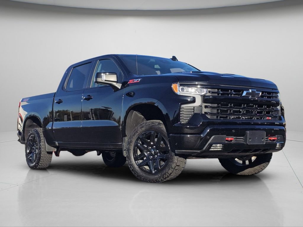 Used 2024 Chevrolet Silverado 1500 LT Trail Boss w/ Convenience Package II image 2