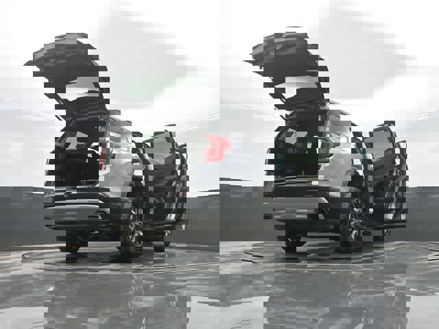 Used 2023 GMC Acadia SLE image 44