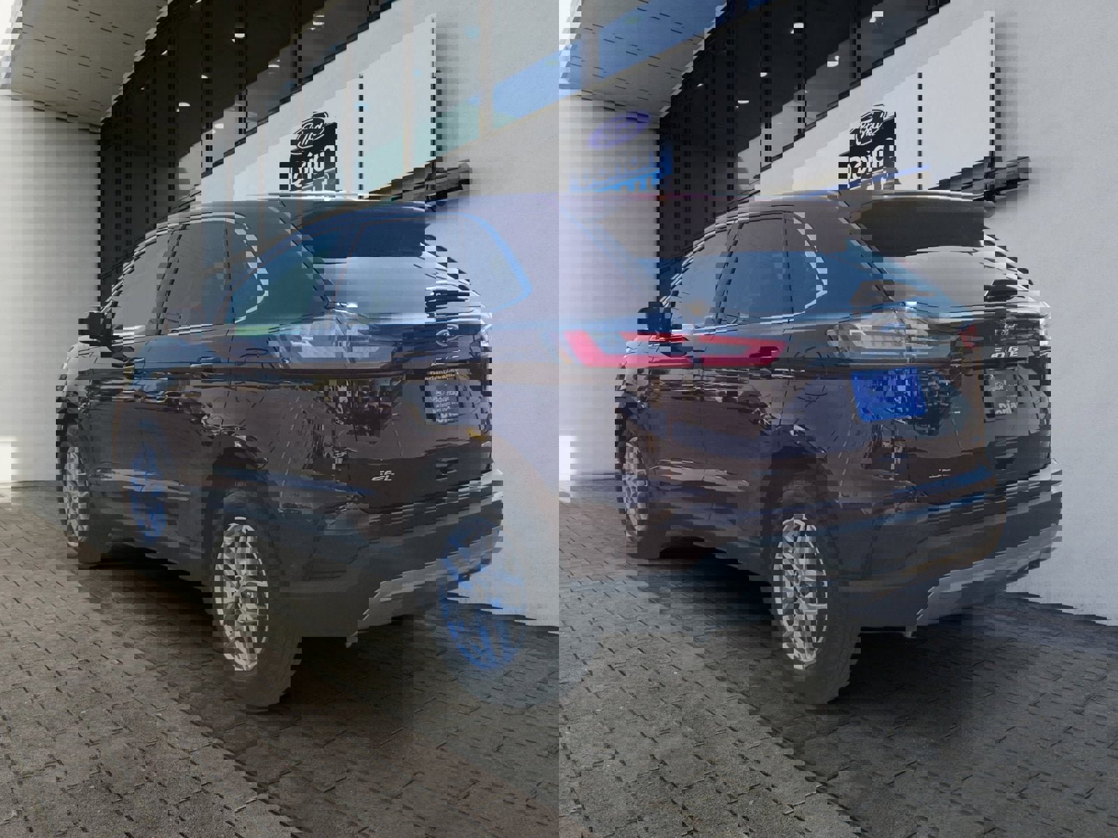 Certified 2023 Ford Edge SEL w/ Convenience Package image 5