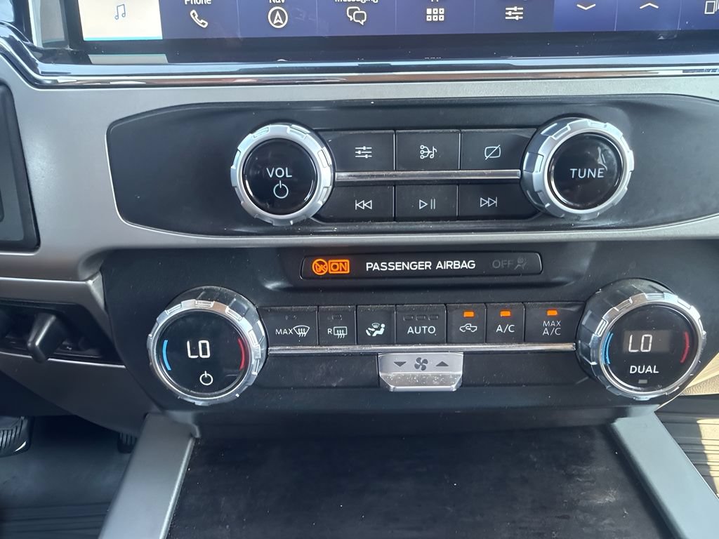 Used 2022 Ford F350 Lariat w/ Chrome Package AWD/4WD image 14