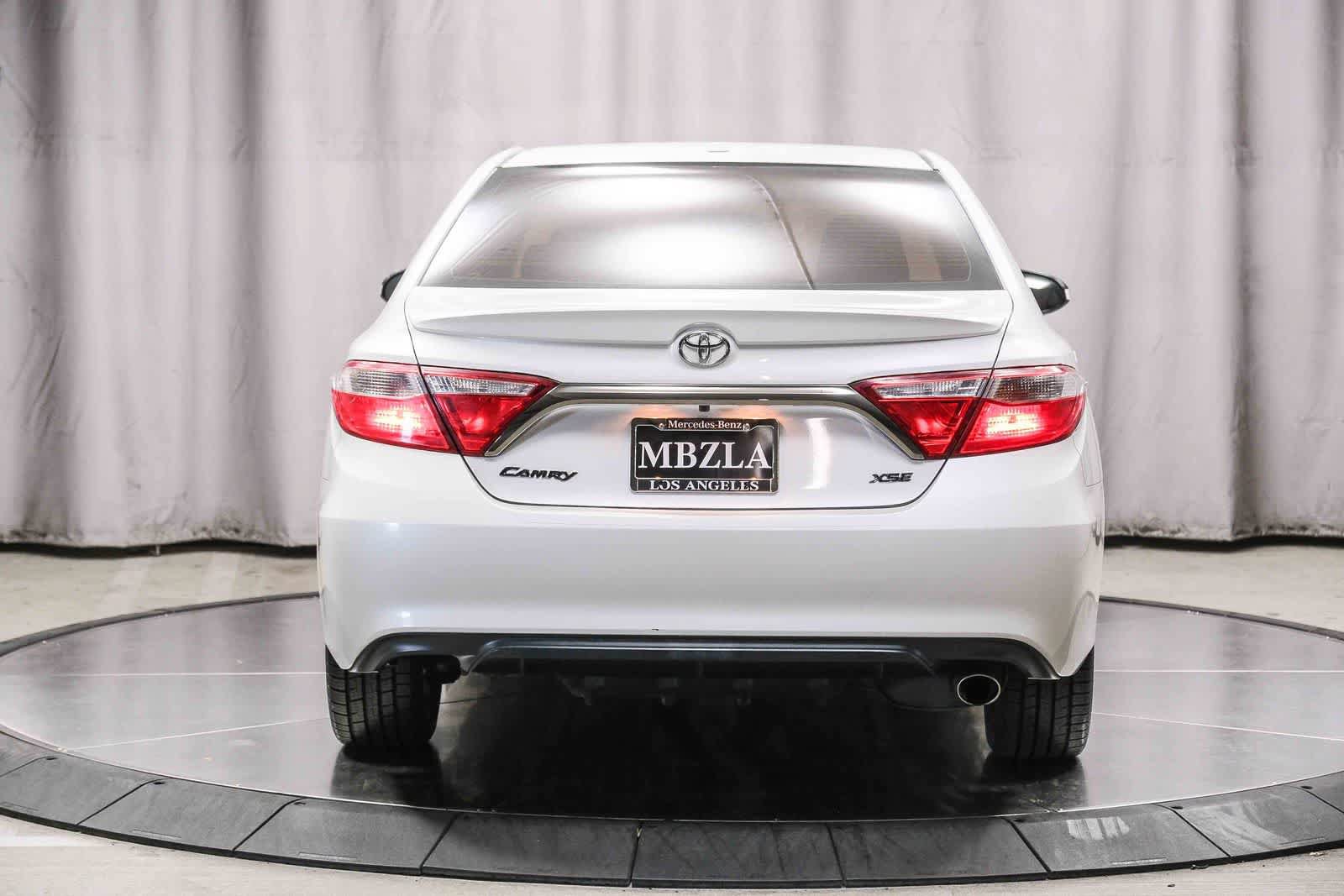 Used 2017 Toyota Camry XSE w/ Moonroof Package FWD image 3