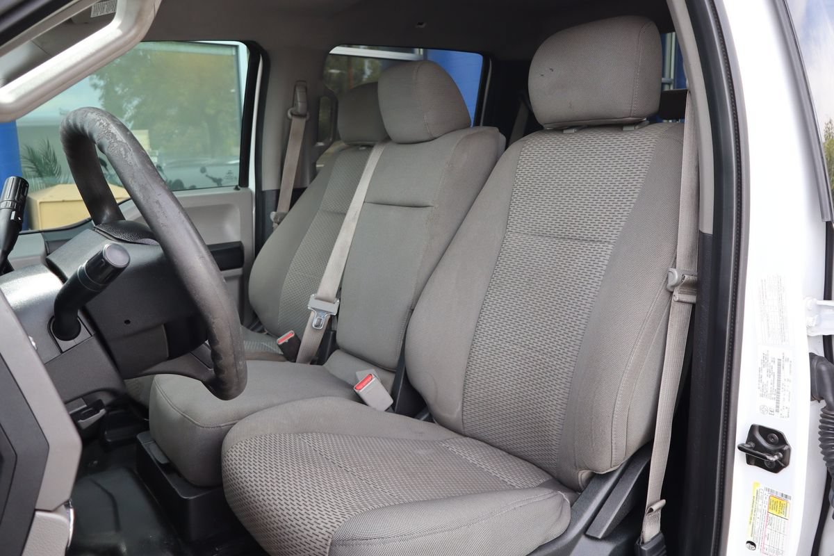 Used 2017 Ford F150 XLT AWD/4WD image 9