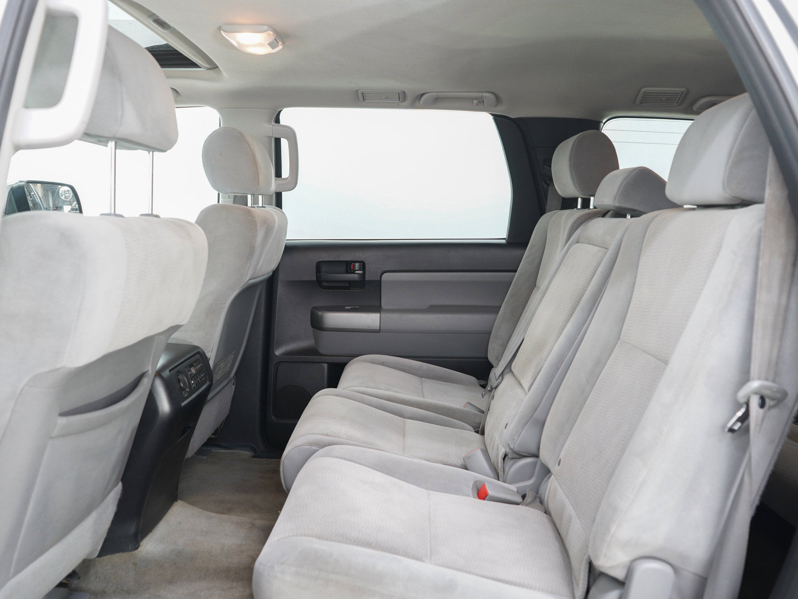 Used 2010 Toyota Sequoia SR5 AWD/4WD image 19