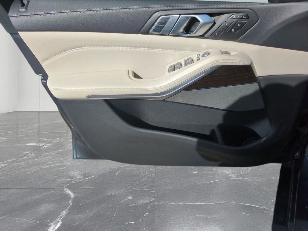 Used 2020 BMW X7 xDrive40i w/ Premium Package image 15