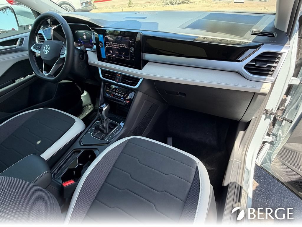New 2026 Volkswagen Taos SE FWD image 12