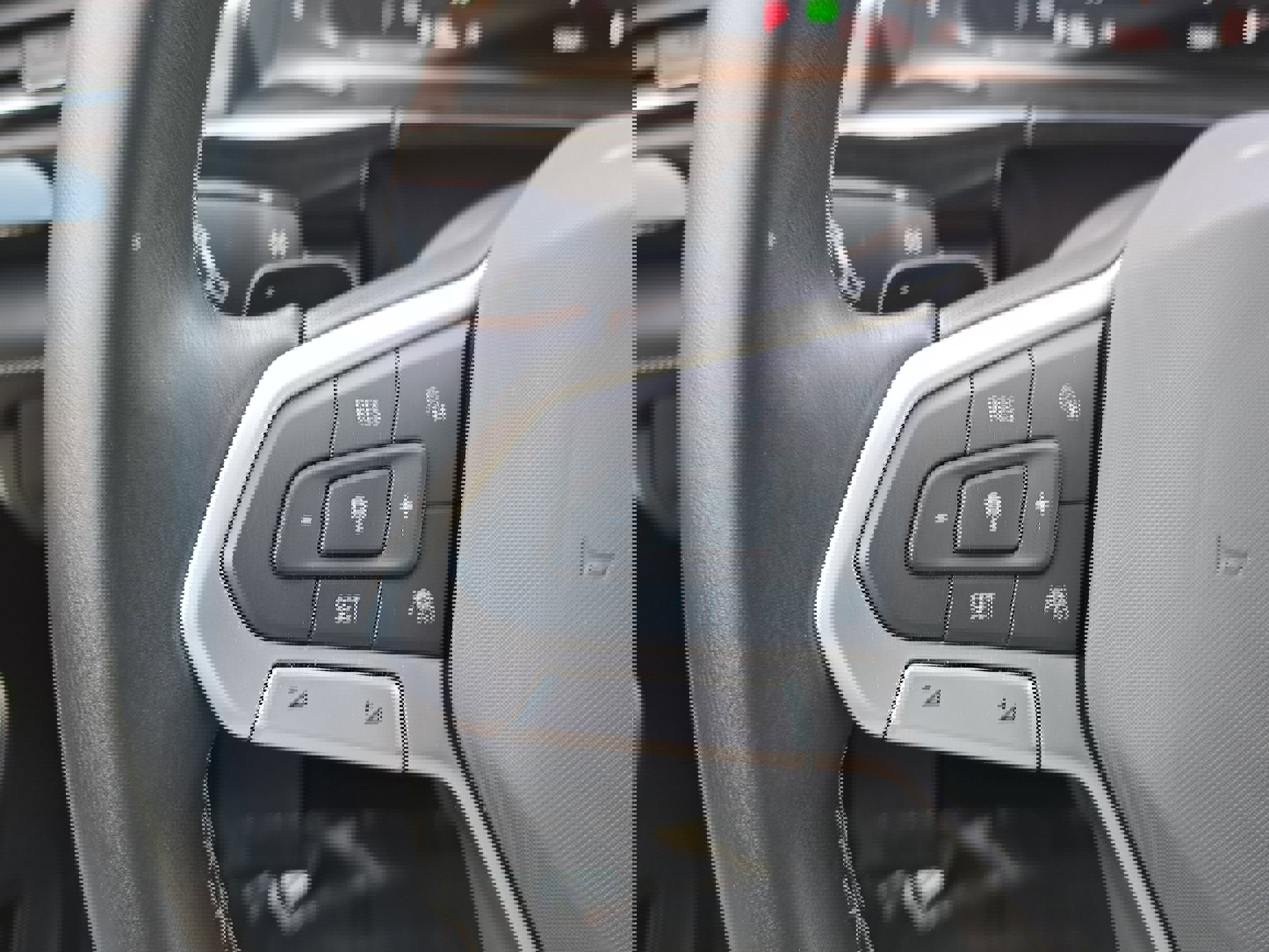 Certified 2025 Volkswagen Atlas SEL image 18