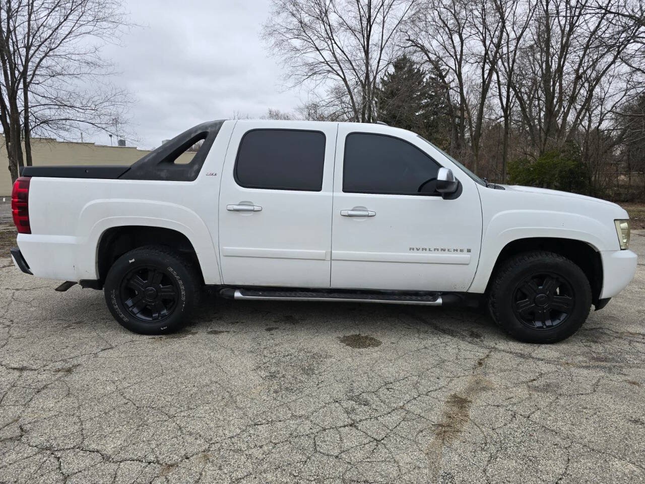 Used 2007 Chevrolet Avalanche LT w/ LT Preferred Equipment Group RWD image 4