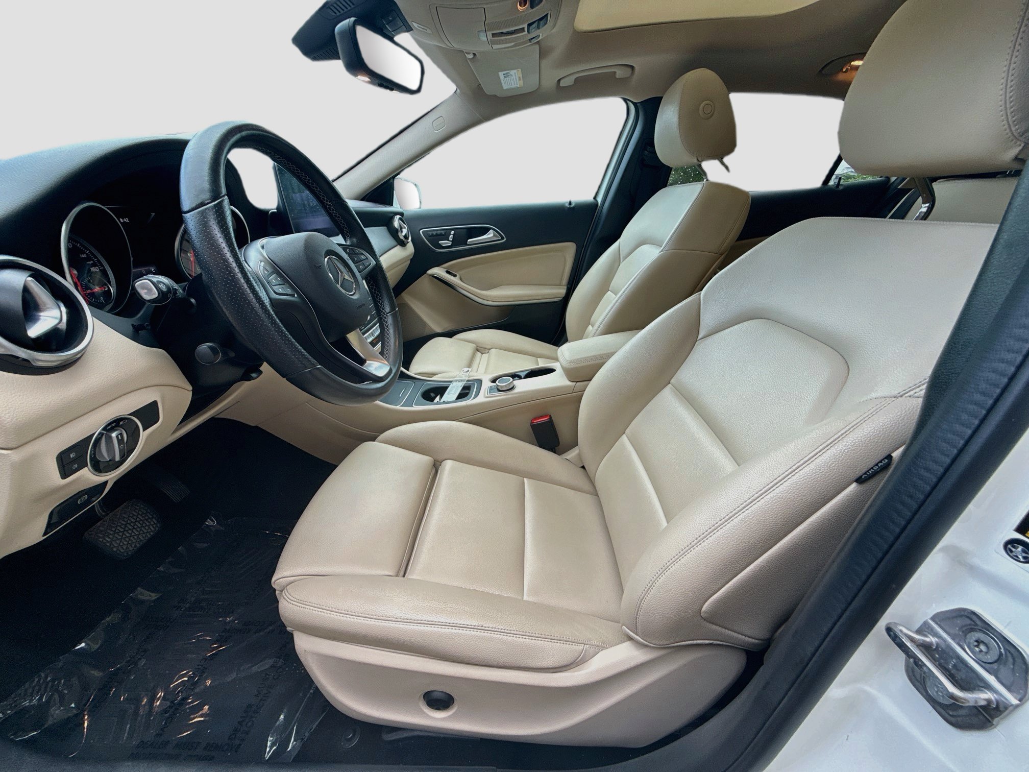 Used 2020 Mercedes-Benz GLA 250 4MATIC w/ Premium Package image 18
