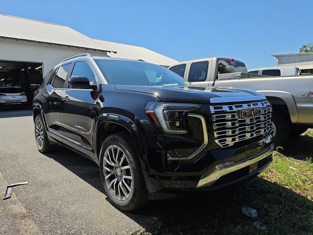 Used 2026 GMC Terrain Denali AWD/4WD image 1