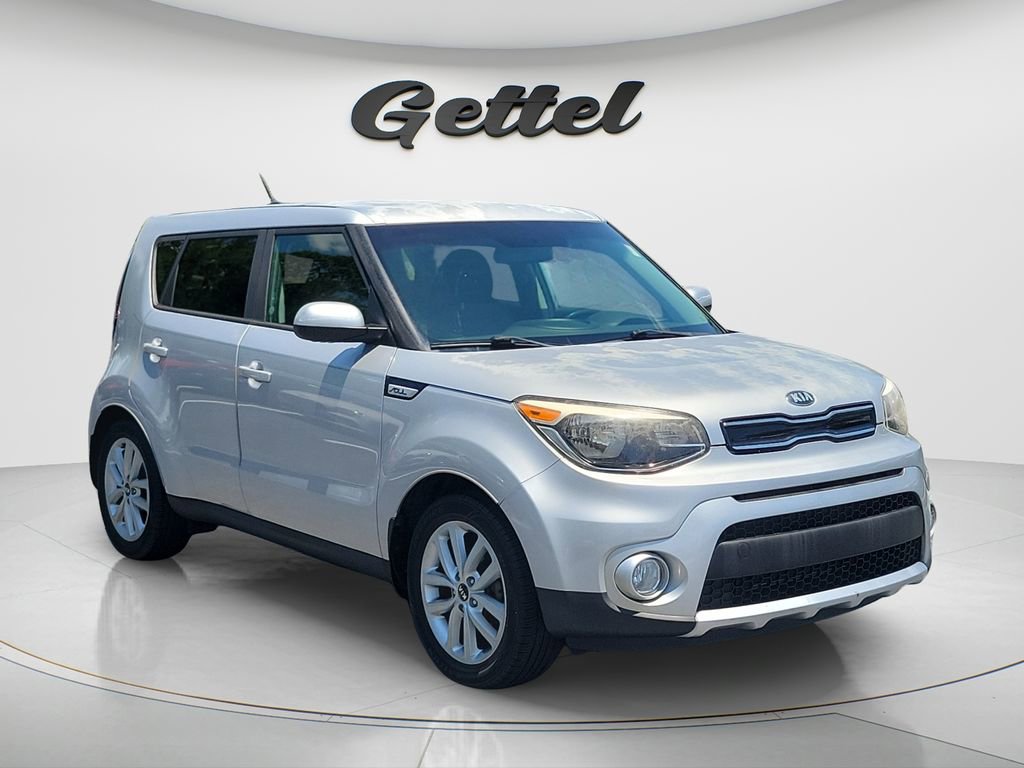 Used 2017 Kia Soul + FWD image 3