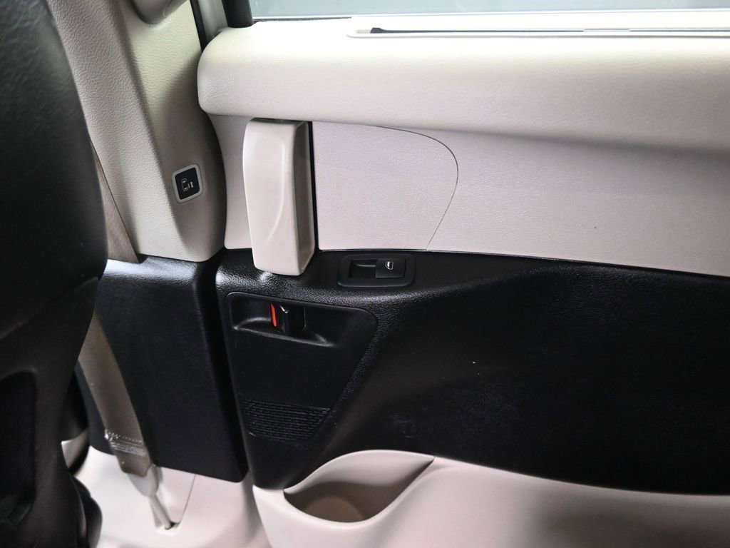 Used 2022 Chrysler Pacifica Touring-L image 33