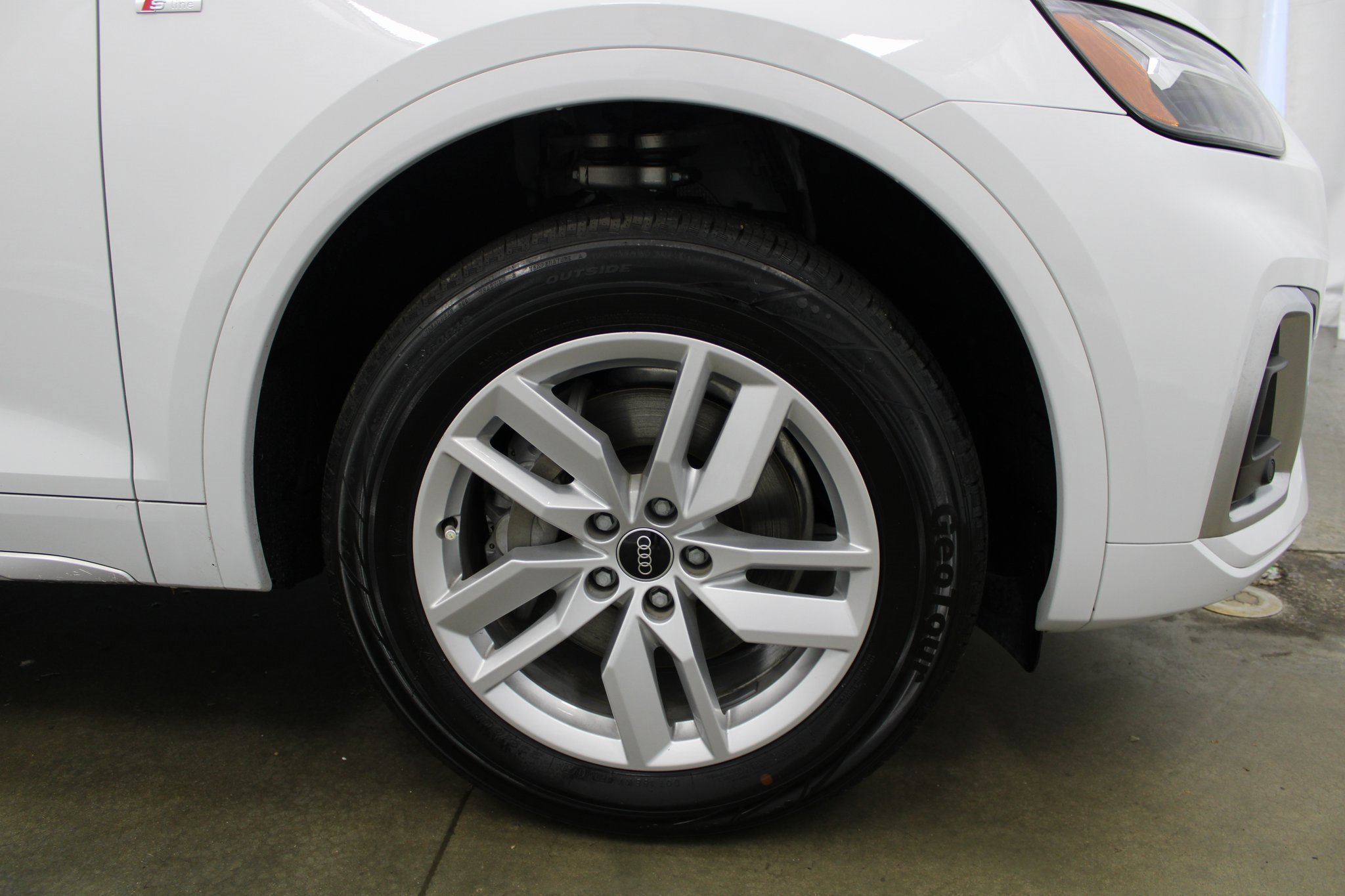 Used 2022 Audi Q5 2.0T Premium w/ Convenience Package image 5