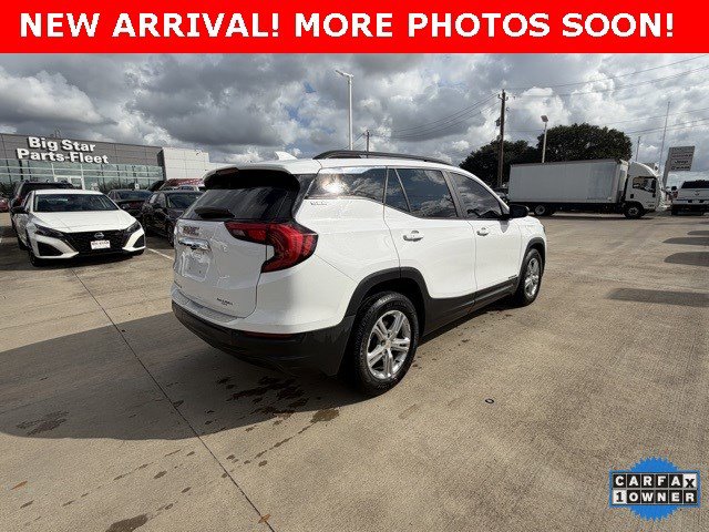 Used 2021 GMC Terrain SLE w/ Driver Convenience Package image 3