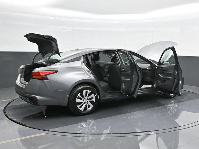 Used 2025 Nissan Altima 2.5 S FWD image 42