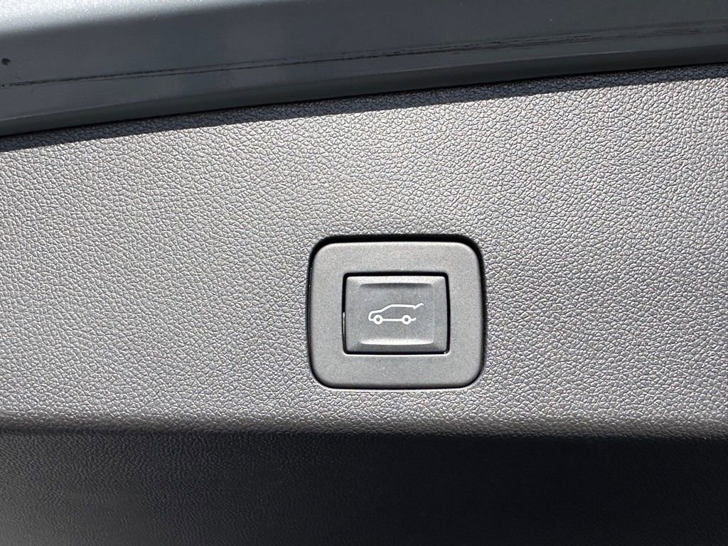 Certified 2023 Buick Encore GX Select w/ Sport Touring Package FWD image 38