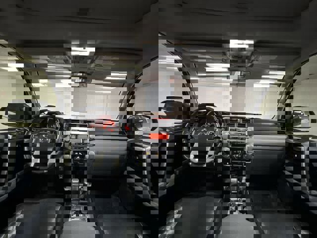 Used 2011 Toyota 4Runner SR5 w/ Convenience Pkg image 18