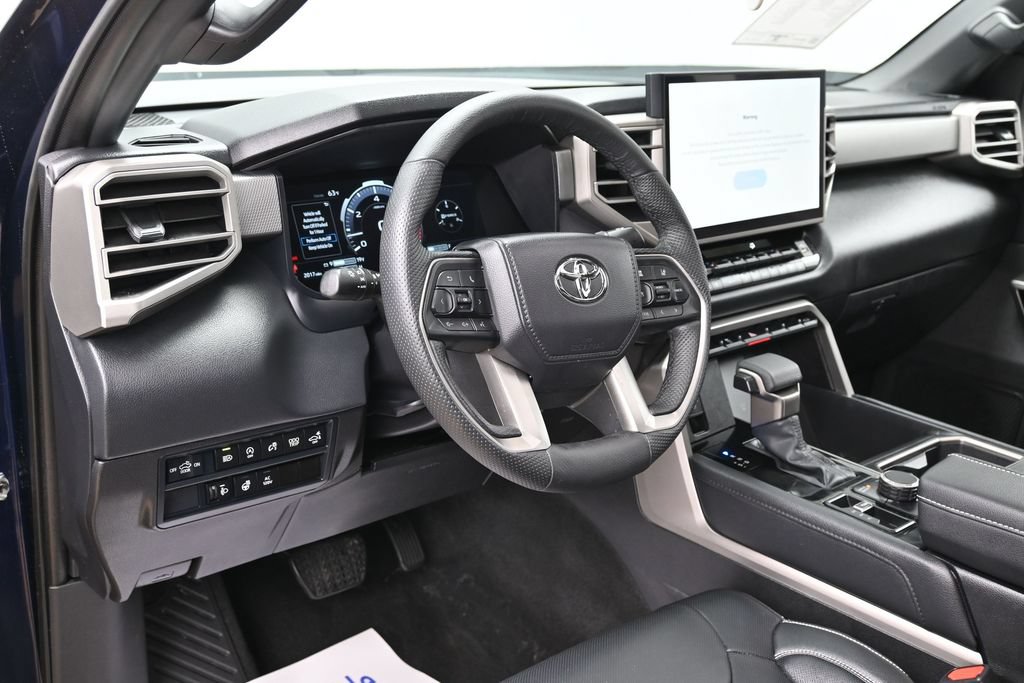 Used 2026 Toyota Tundra Limited AWD/4WD image 17