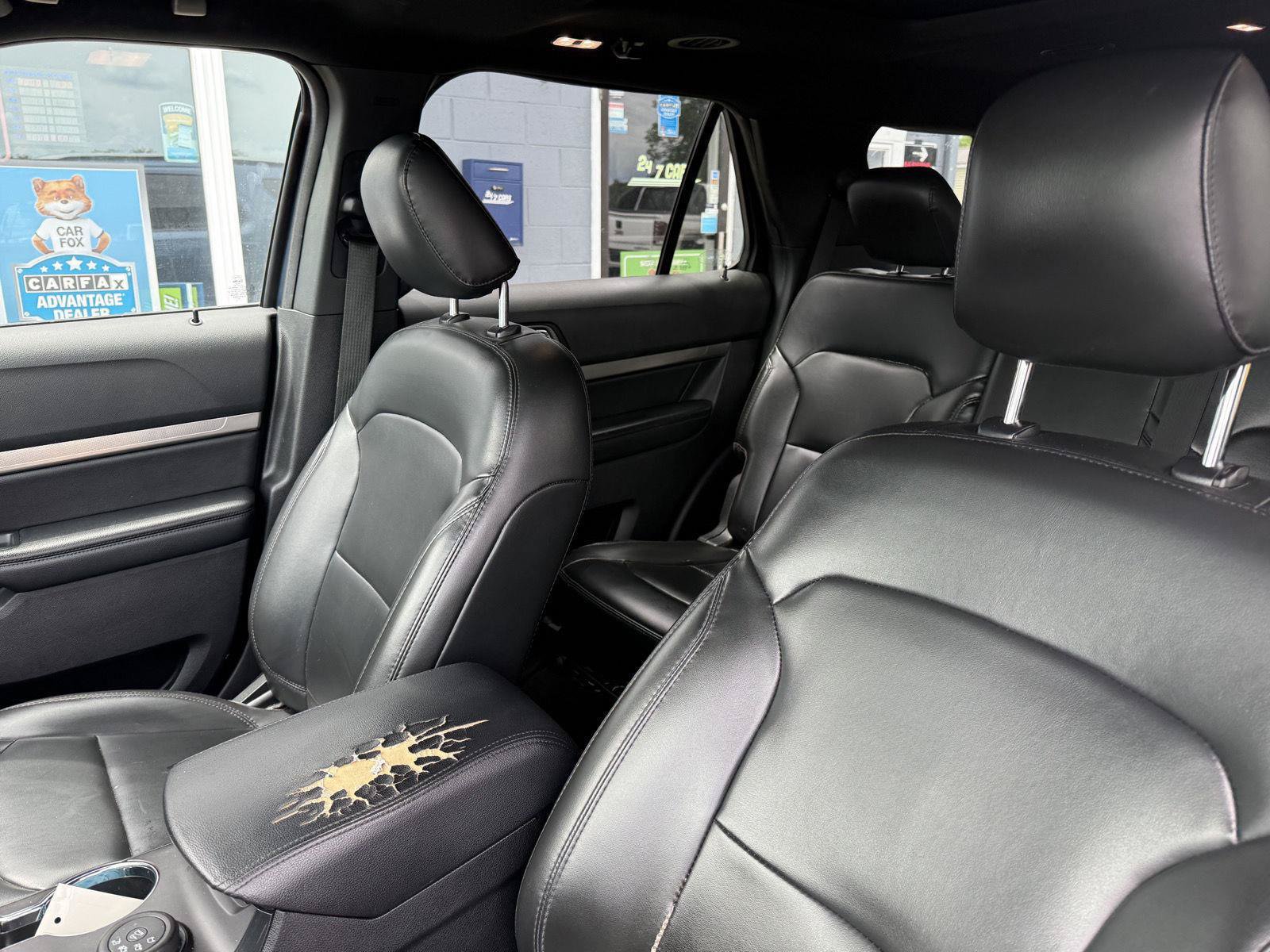 Used 2019 Ford Explorer XLT w/ Equipment Group 202A AWD/4WD image 13