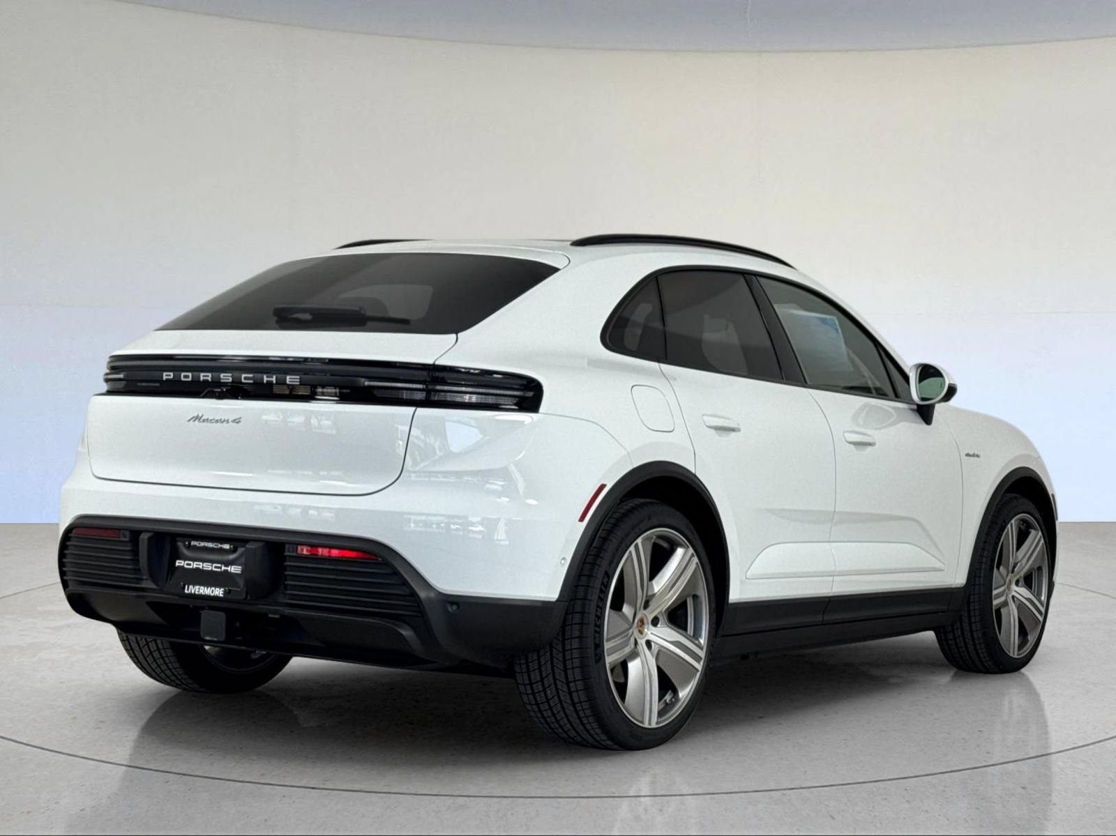 New 2026 Porsche Macan 4 Electric AWD/4WD image 8