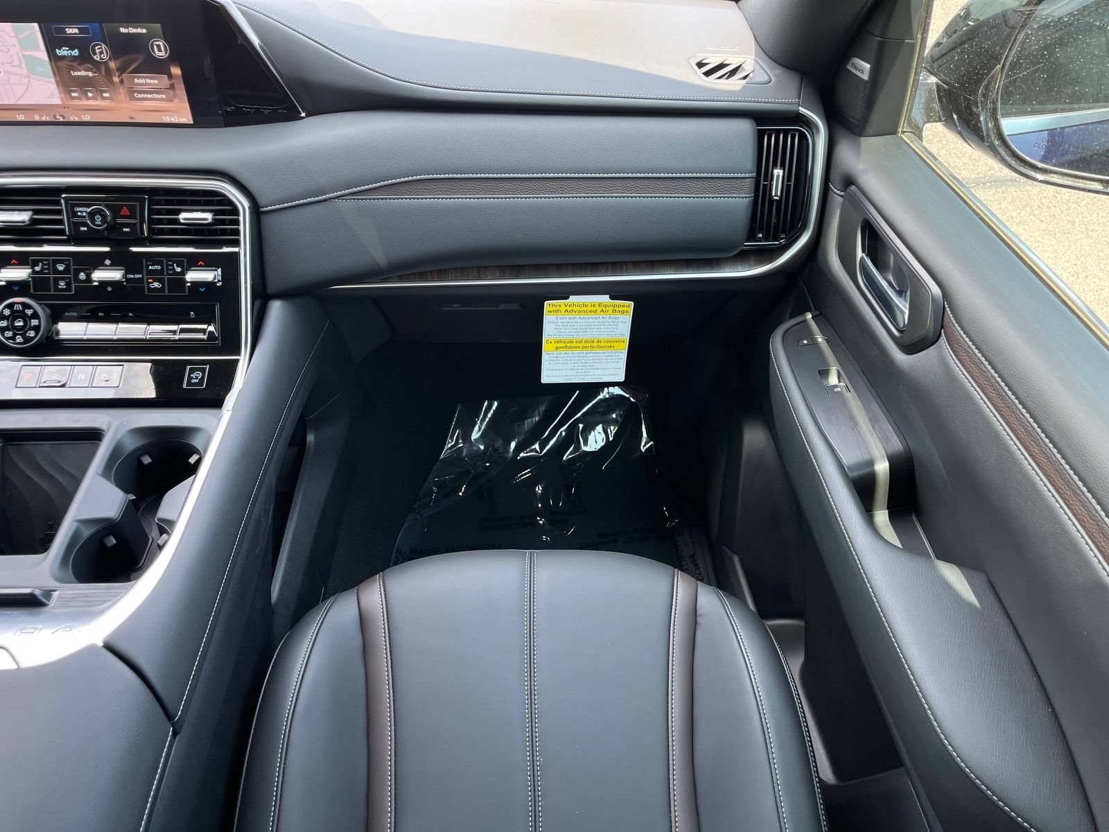 New 2026 Nissan Armada SL w/ Captain's Chari Seat Package AWD/4WD image 15