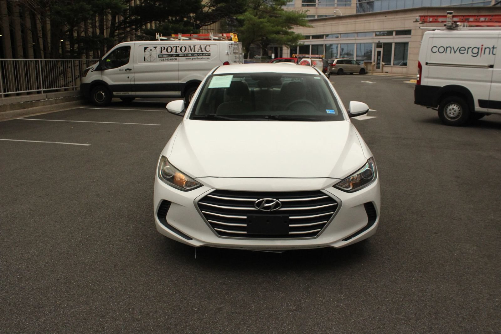 Used 2017 Hyundai Elantra SE FWD image 3