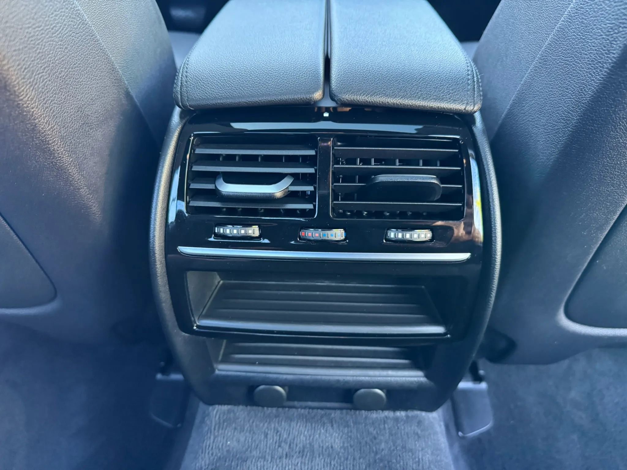 Used 2019 BMW 530e xDrive AWD/4WD image 25