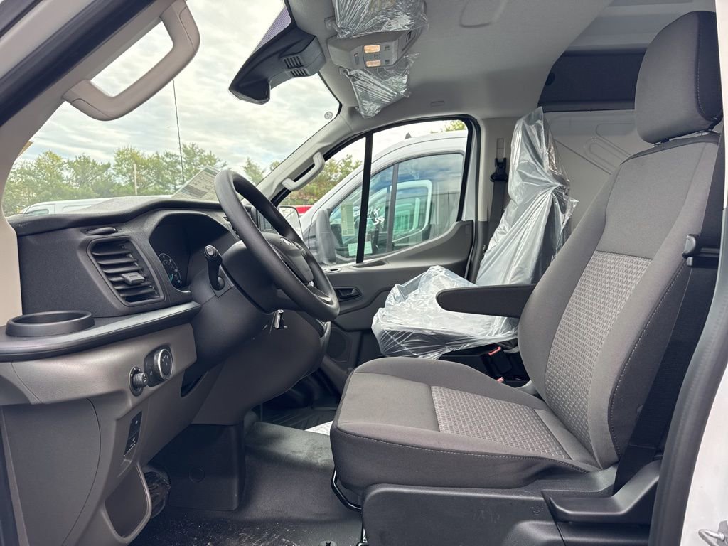 New 2025 Ford Transit 250 Low Roof image 9