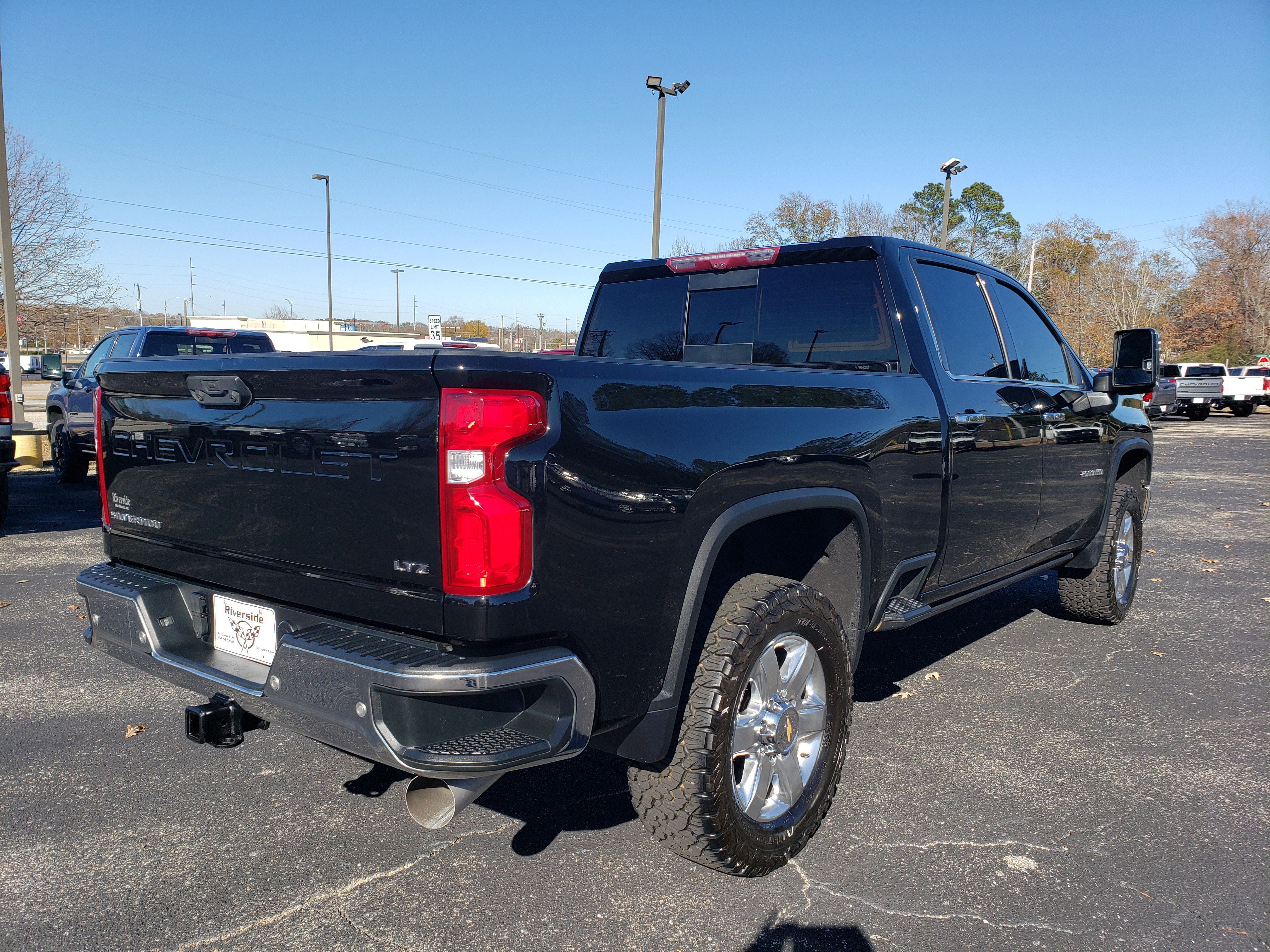 Used 2022 Chevrolet Silverado 2500 LTZ w/ LTZ Premium Package image 4