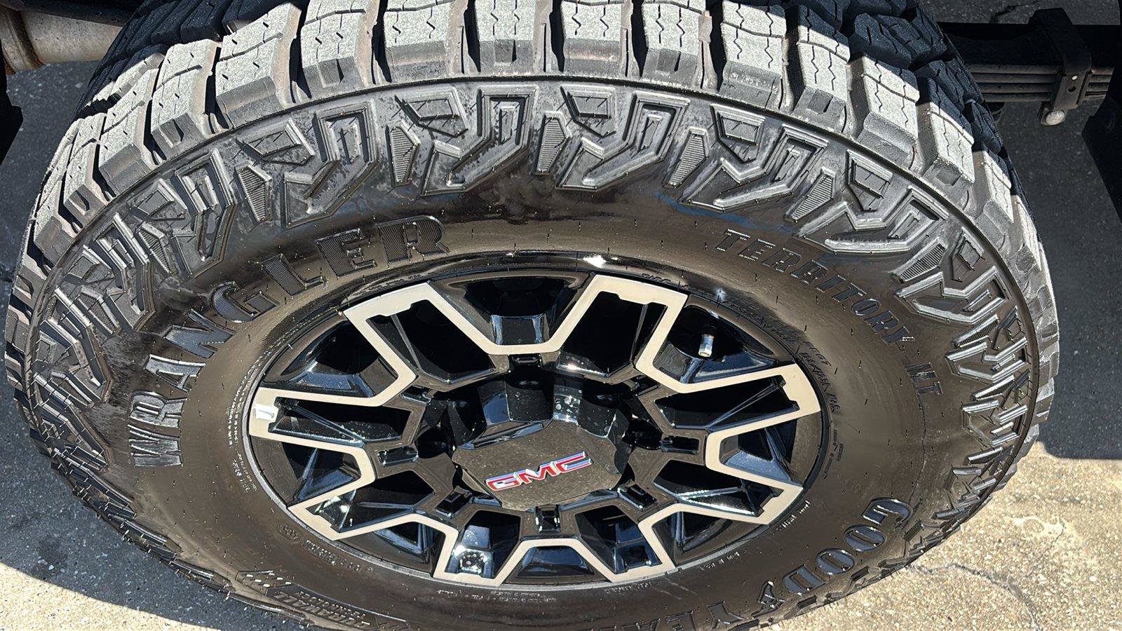 Certified 2025 GMC Sierra 2500 AT4X AWD/4WD image 12