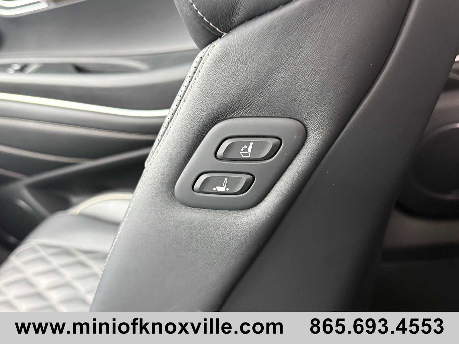 Used 2023 Genesis GV80 3.5T w/ Prestige Package image 33