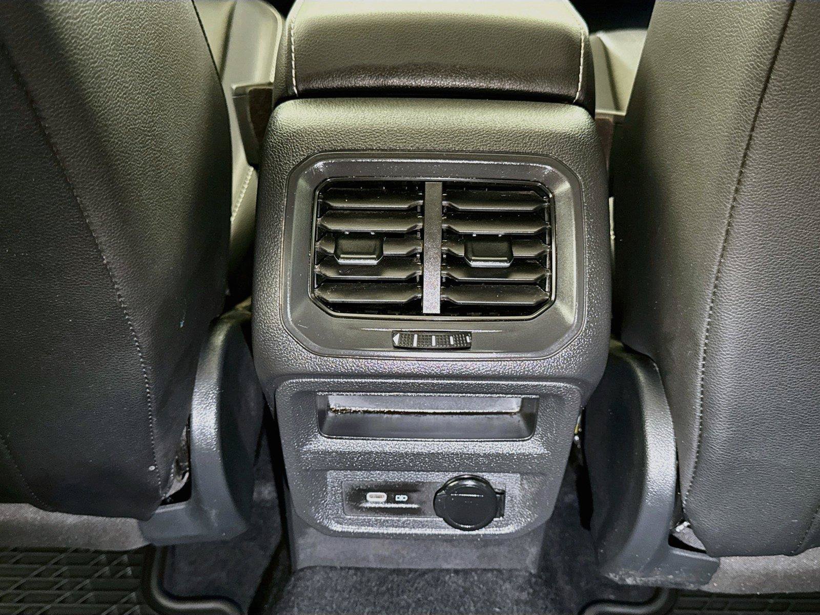 Used 2022 Volkswagen Tiguan SE FWD image 23