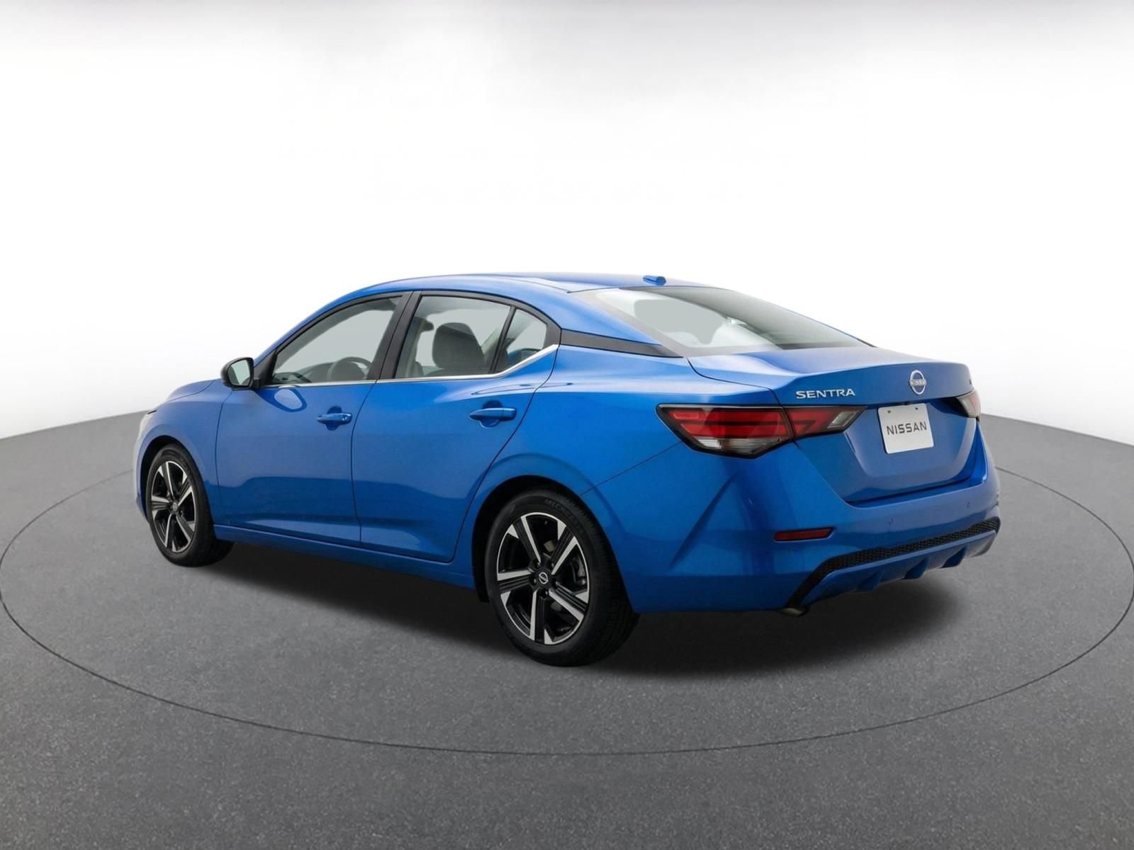 Used 2025 Nissan Sentra SV FWD image 7