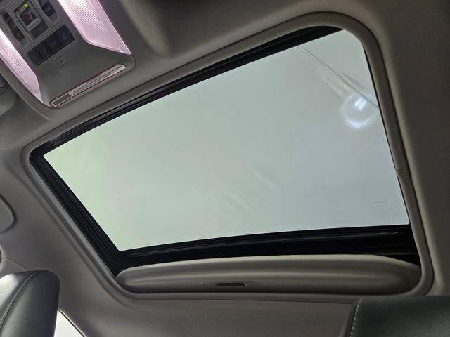 Used 2023 Toyota RAV4 XLE Premium image 17