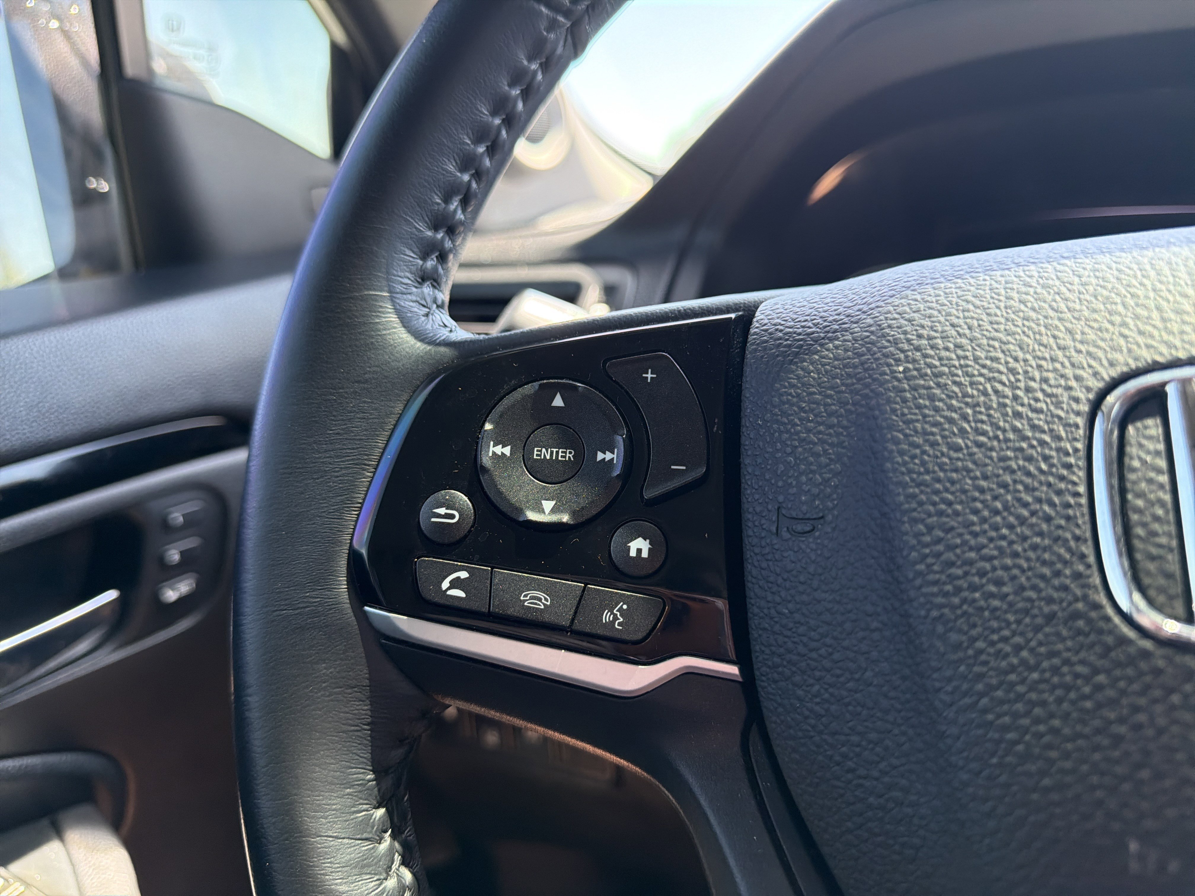 Certified 2022 Honda Pilot Touring image 32