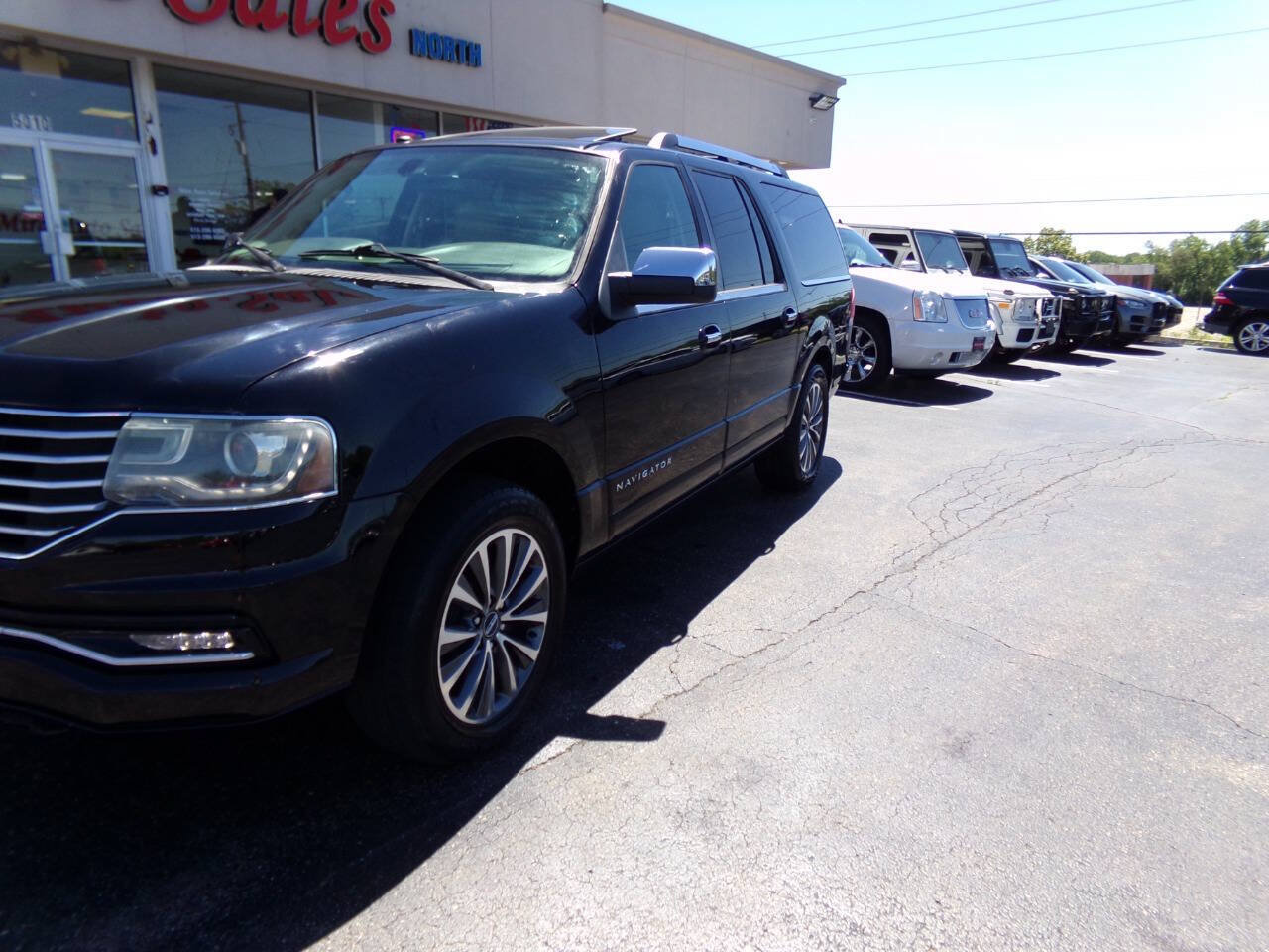 Used 2016 Lincoln Navigator L Select RWD image 40