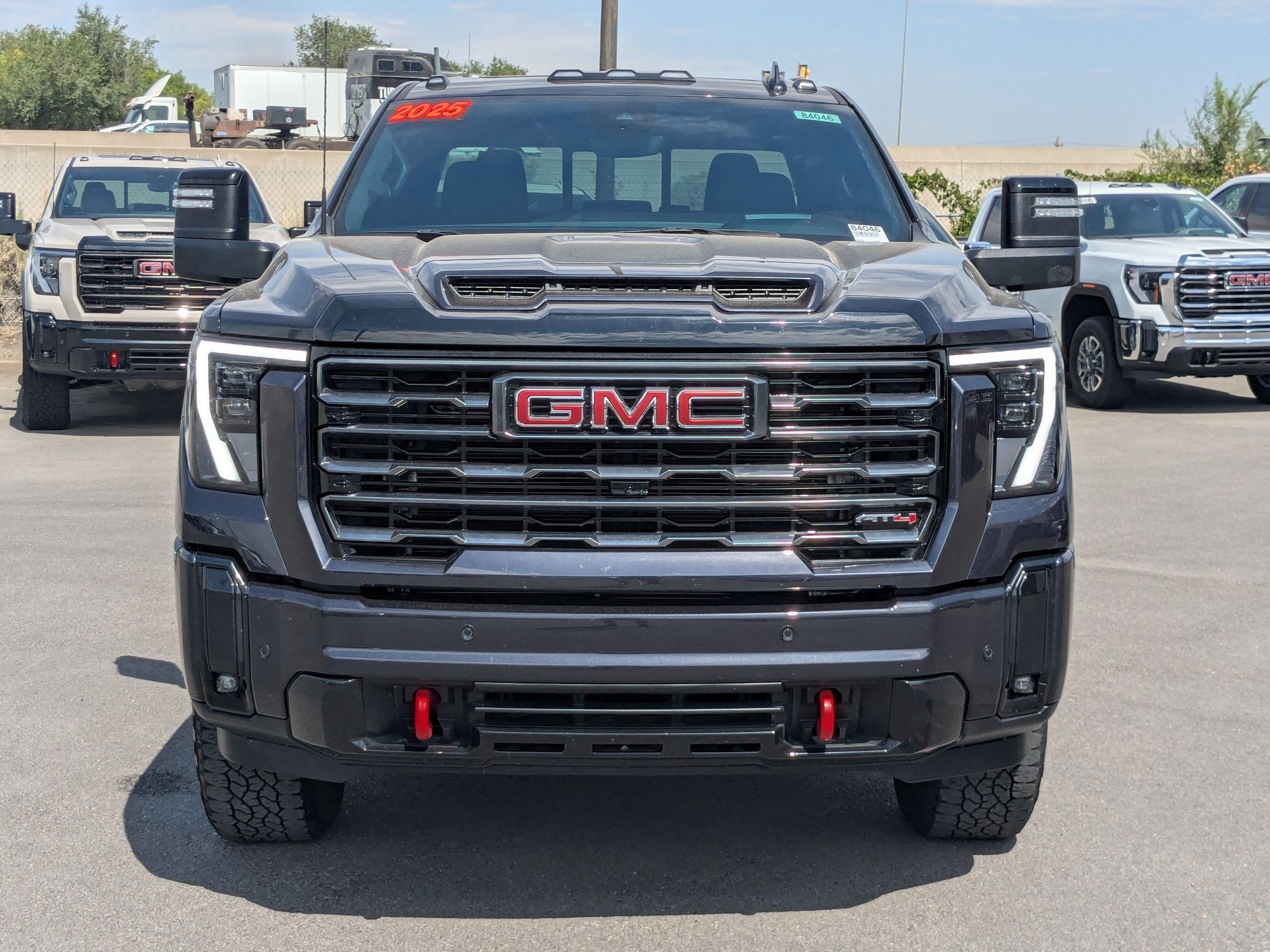 Used 2025 GMC Sierra 3500 AT4 w/ AT4 Premium Plus Package AWD/4WD image 9