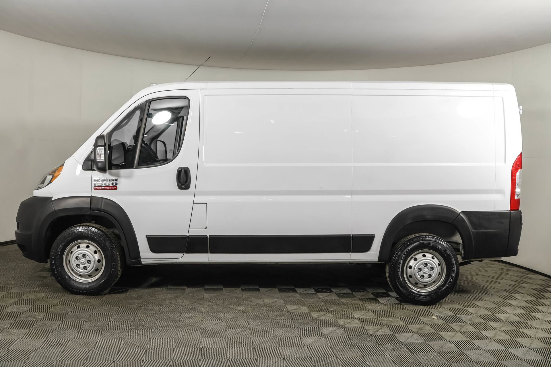 Used 2019 RAM ProMaster 1500 w/ Interior Convenience Group image 19