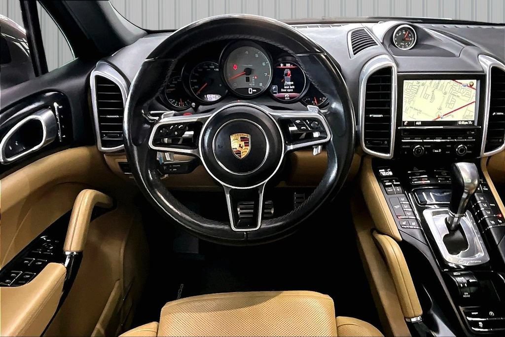 Used 2016 Porsche Cayenne S AWD/4WD image 8